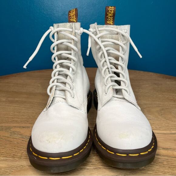 Dr. Martens Women's Pascal Combat Boot Soft Leather 8 Eye Chalk White Size 6 - Picture 5 of 9